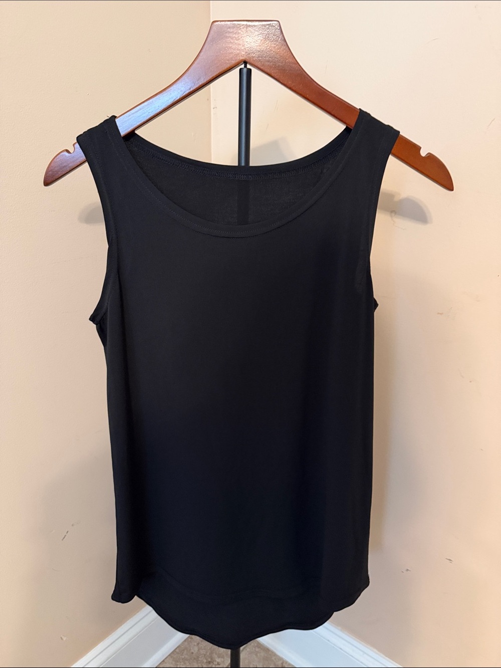 Weissman Black Scoop Neck Tank Top
